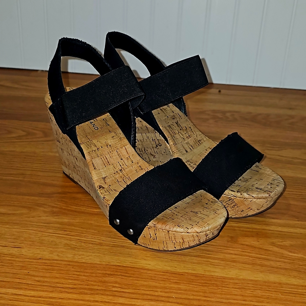 Lucky brand black and cork wedge like new